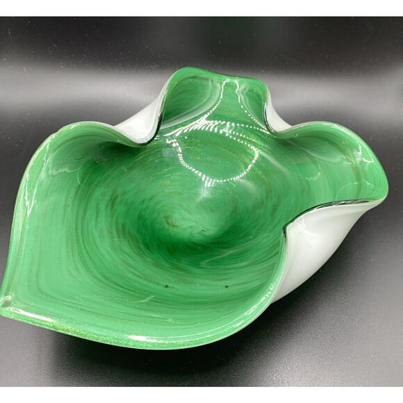 Hand Blown Art Glass Free Form Bowl Green Cased White Gold Mica 7” X 6” - Picture 2 of 7